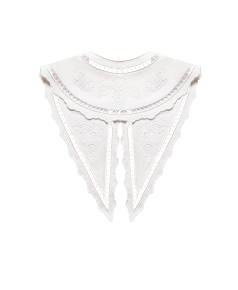 "Mallow" white collar photo